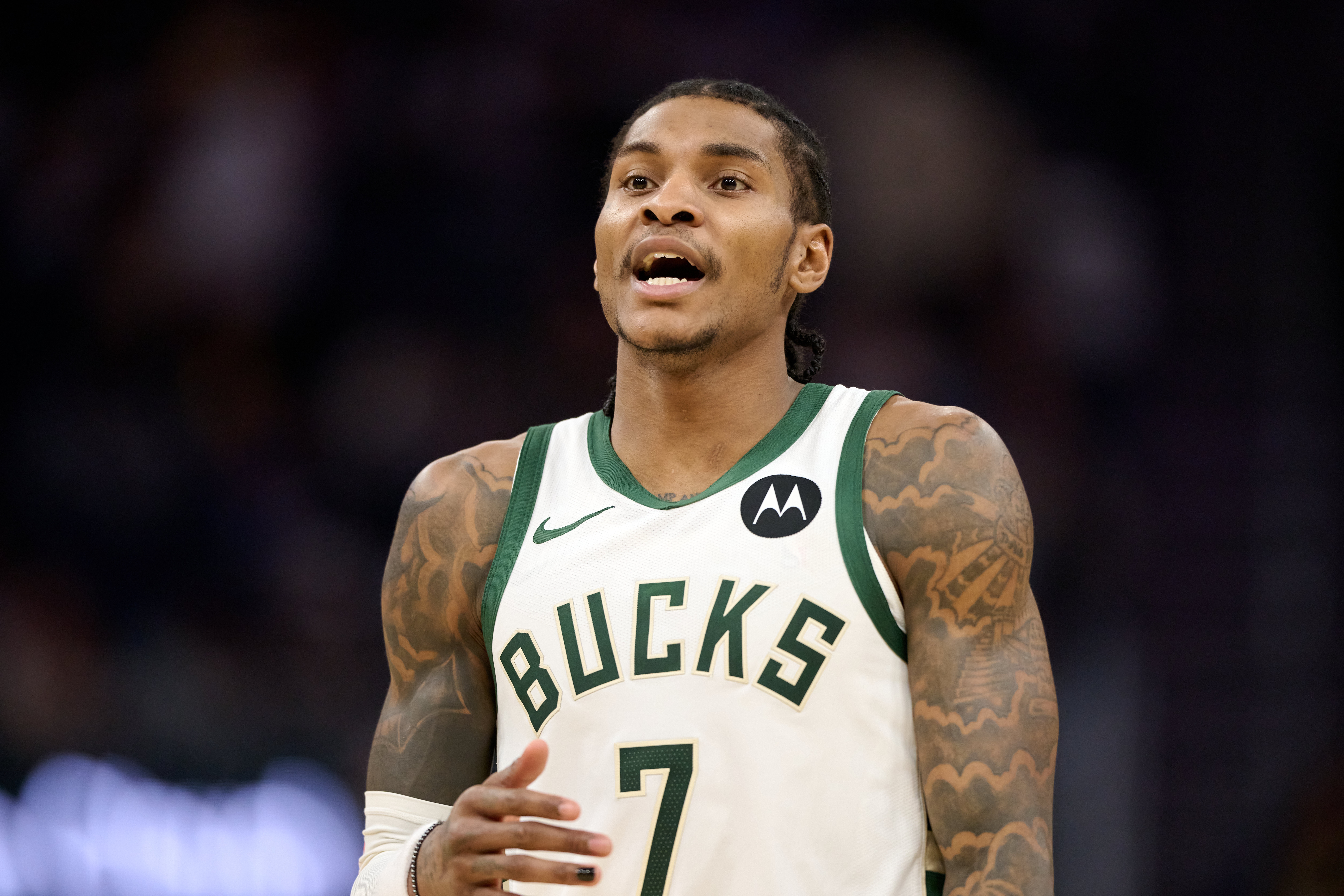 乐鱼电竞平台-里弗斯：小凯文·波特短期内不会回归 不知道他还会缺席多久